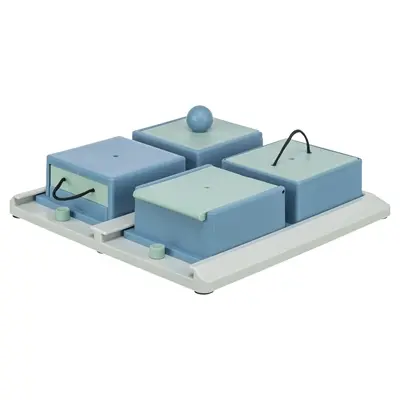 Trixie Dog Activity Poker Box 1 – intelligentiespel 31 x 31 cm, 4 bakjes