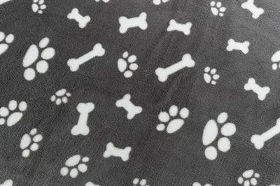 Trixie hondendeken Kenny grijs 75 x 50 cm – fleece met bot- en pootprint - Afbeelding 6