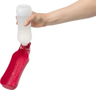 Trixie drinkfles kunststof 700 ml – met uitklapbare bak en karabijnhaak - Afbeelding 8