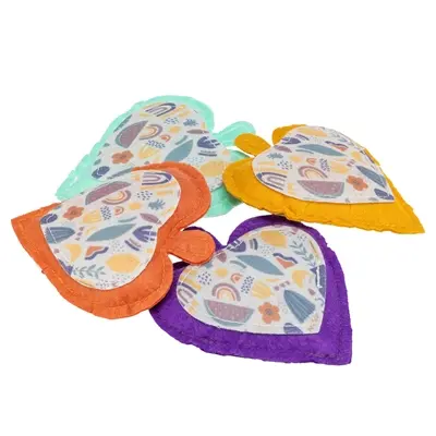 Trixie kattenspeeltje hart vilt/stof met valeriaan 11 cm – 4 stuks - Afbeelding 2