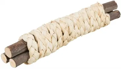 Trixie houten knaagsticks met stro 15 x 3 cm – 4 stuks