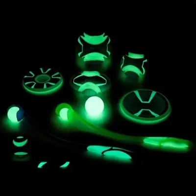 Chuckit Max Glow Ultra Squeaker hondenbal M 6 cm – groen, glow in the dark - Afbeelding 6