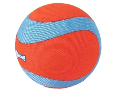 Chuckit Amphibious Mega Ball hondenbal 12 cm – oranje/blauw, drijvend - Afbeelding 4