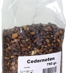 Cedernoten 750 g – aanvullende snack voor knaagdieren en papegaaien - Afbeelding 1