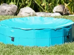 Trixie afdekhoes hondenzwembad lichtblauw 120 cm – met klittenband - Afbeelding 4